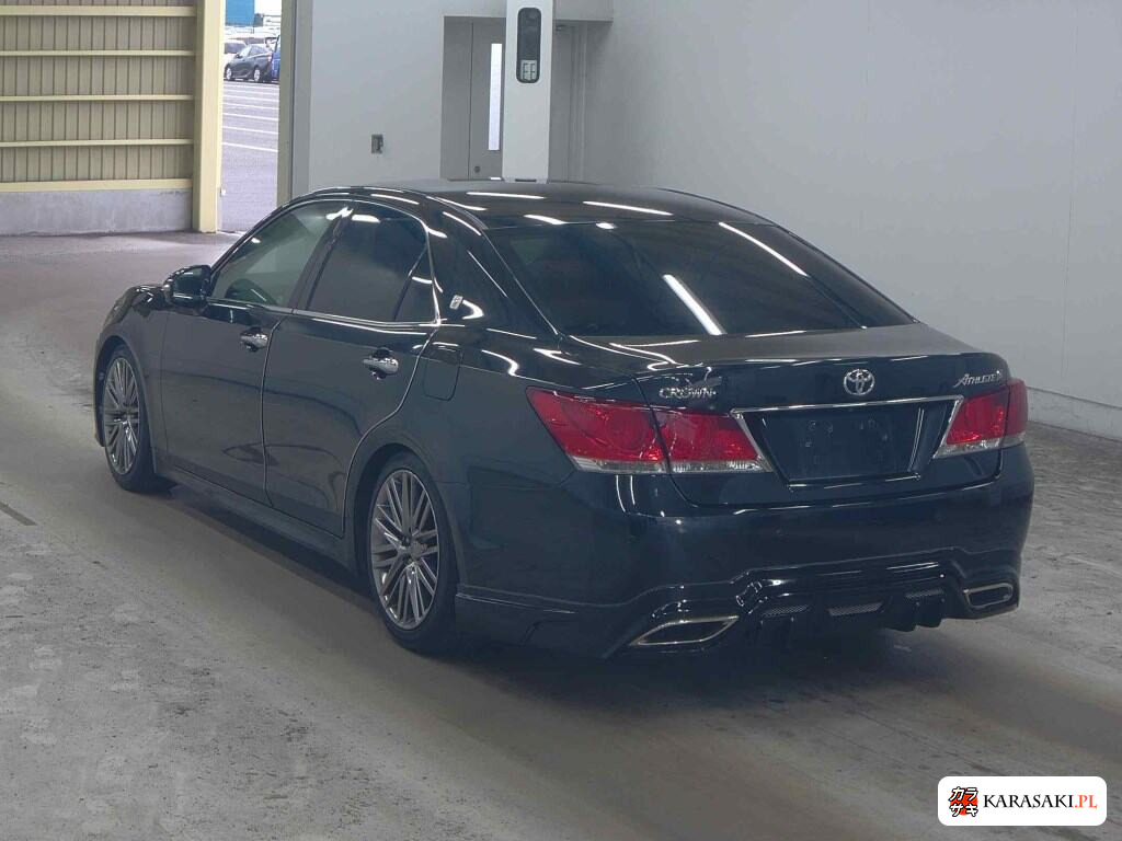 Toyota Crown 2013 z aukcji japońskiej