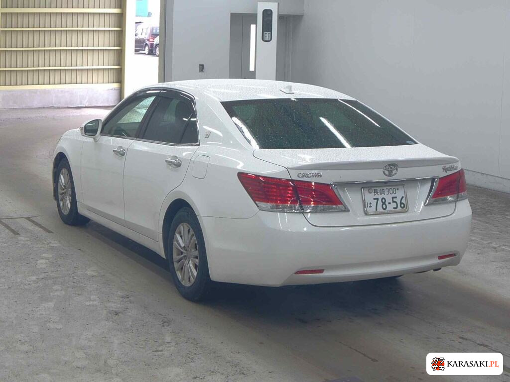 2013 Toyota Crown 4D Royal Saloon 2