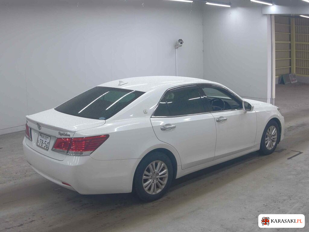 2013 Toyota Crown 4D Royal Saloon 4