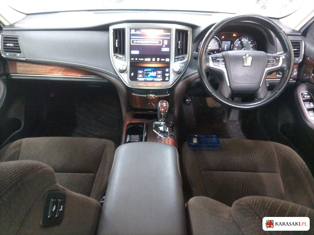 2013 Toyota Crown 4D Royal Saloon 5
