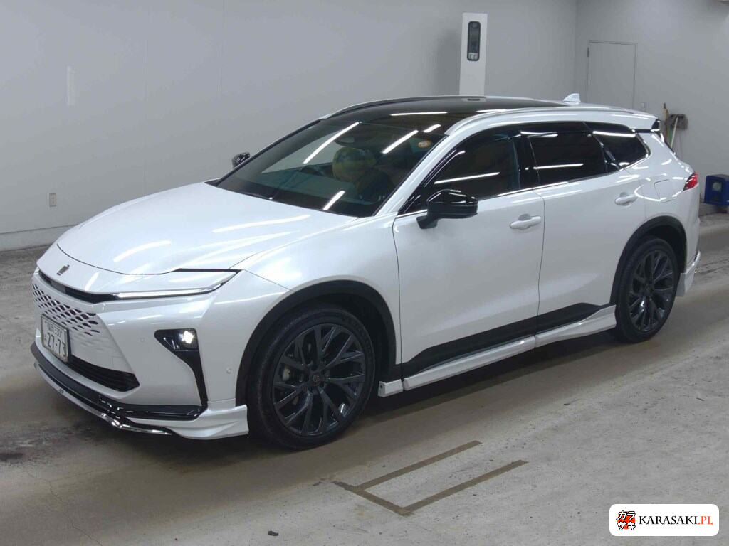 Toyota Crown Estate 2025 z aukcji japońskiej