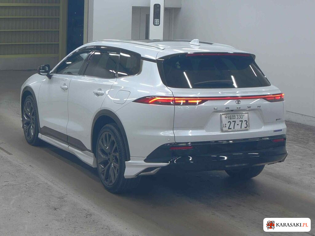Toyota Crown Estate 2025 z aukcji japońskiej