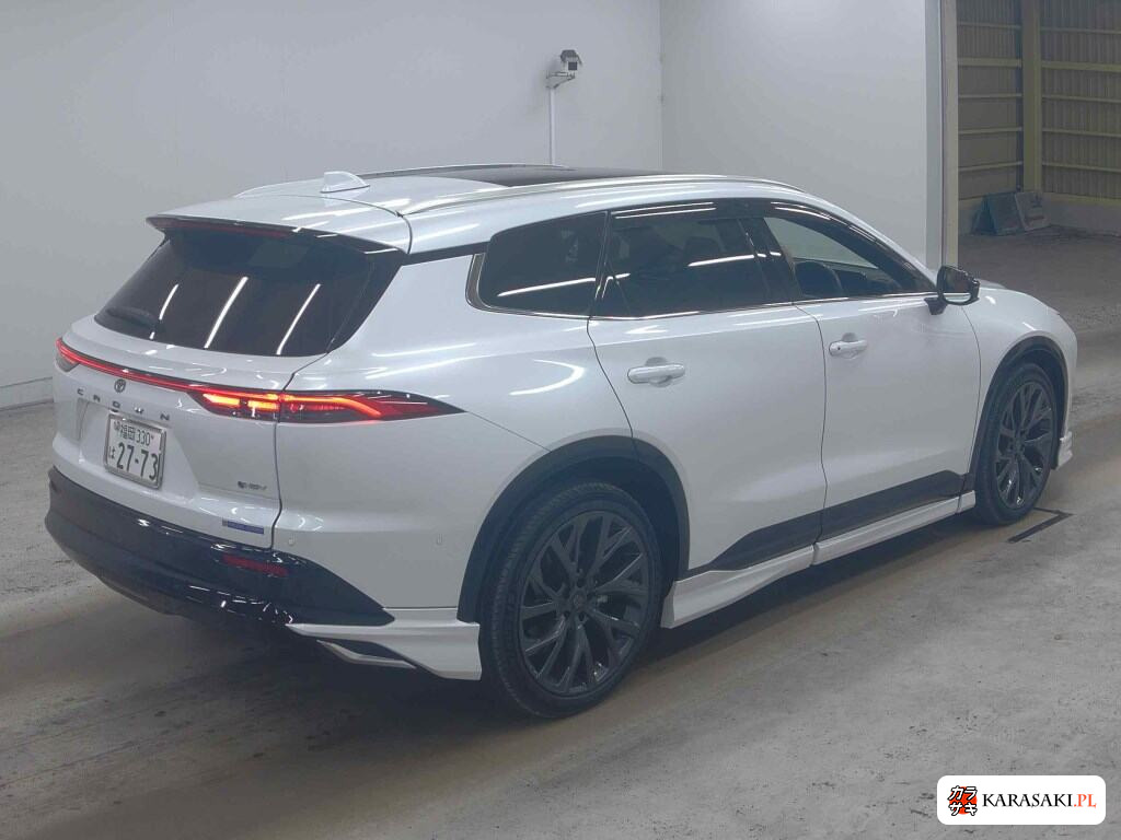 Toyota Crown Estate 2025 z aukcji japońskiej