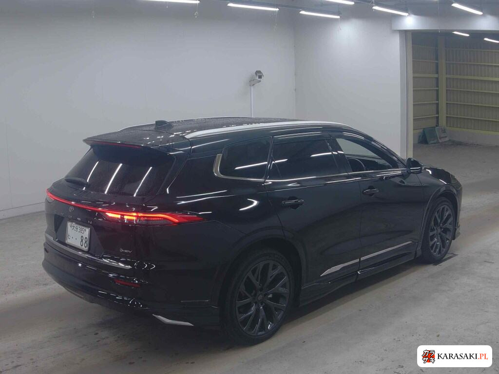 Toyota Crown Estate 2025 z aukcji japońskiej