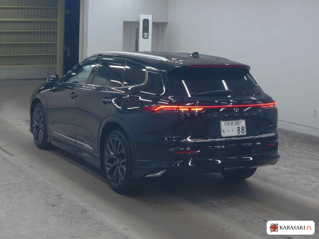 Toyota Crown Estate 2025 z aukcji japońskiej