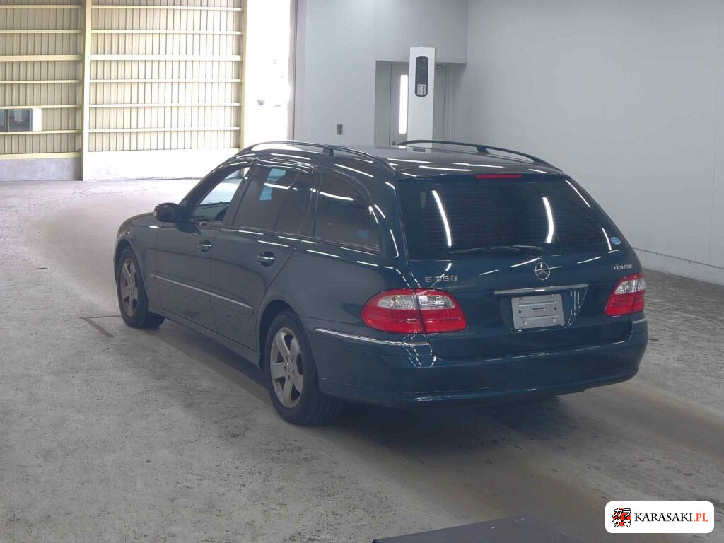 Mercedes-Benz E-Class Stationwagon 2005 z aukcji japońskiej