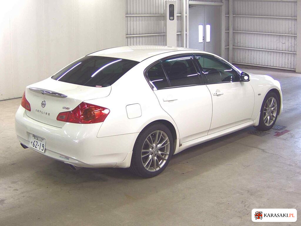 Nissan Skyline 2012 z aukcji japońskiej