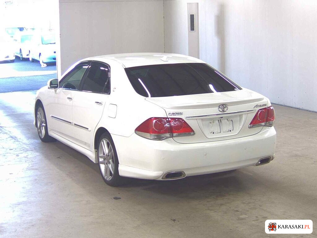 Toyota Crown 2011 z aukcji japońskiej