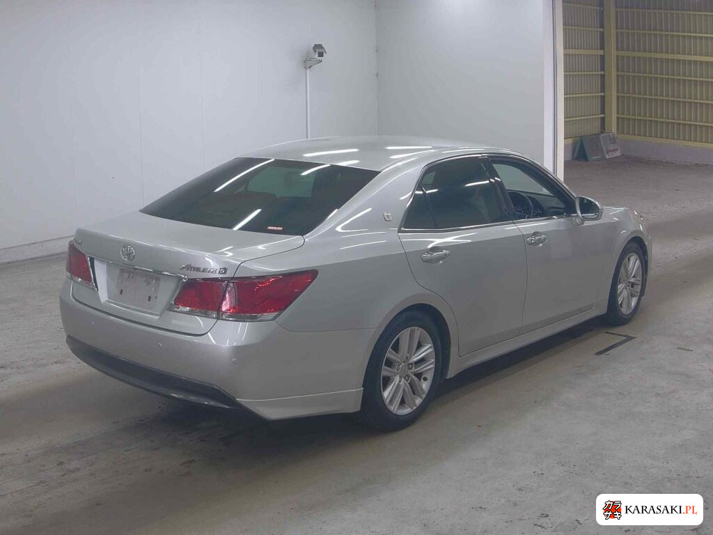Toyota Crown 2013 z aukcji japońskiej