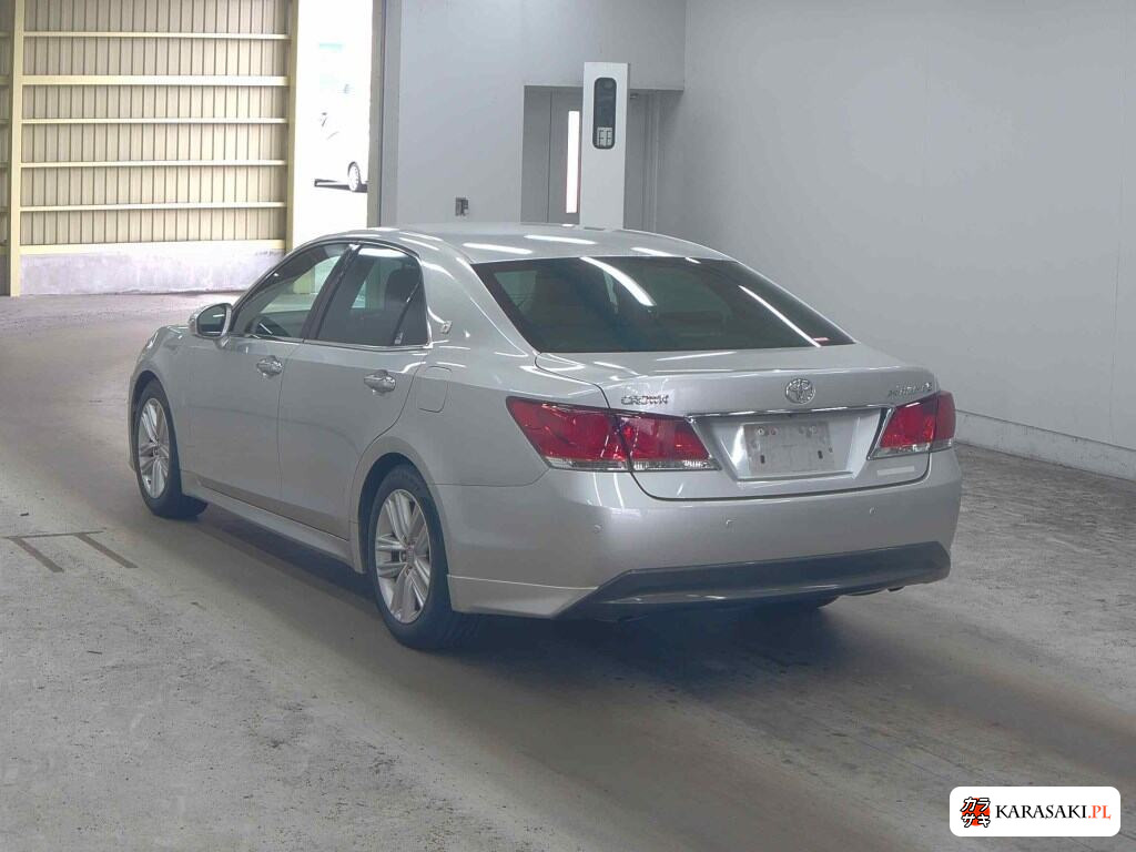 Toyota Crown 2013 z aukcji japońskiej