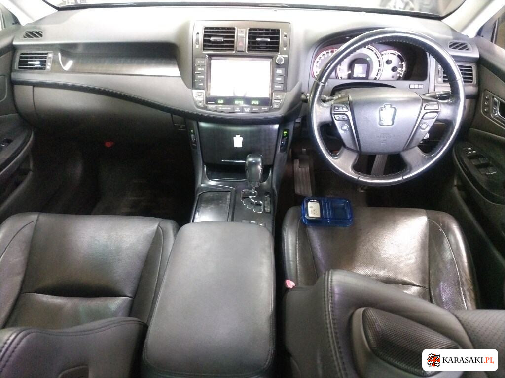 Toyota Crown 2008 z aukcji japońskiej