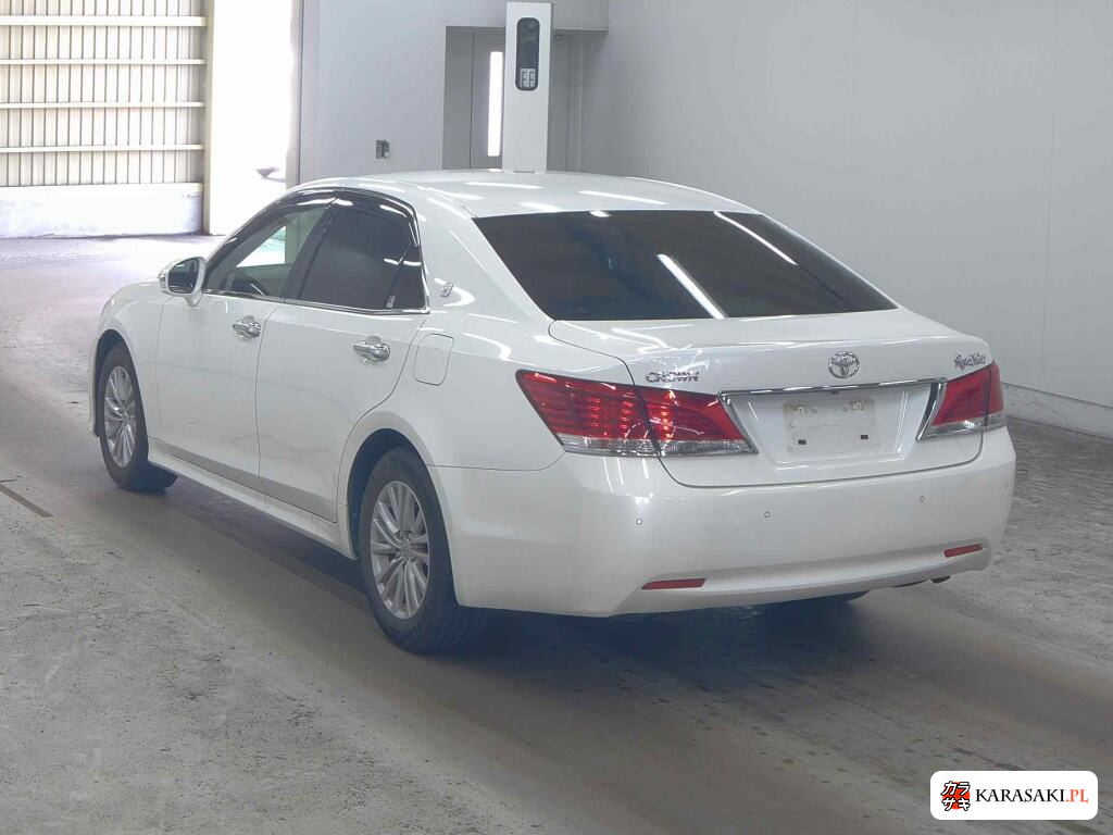 Toyota Crown 2017 z aukcji japońskiej