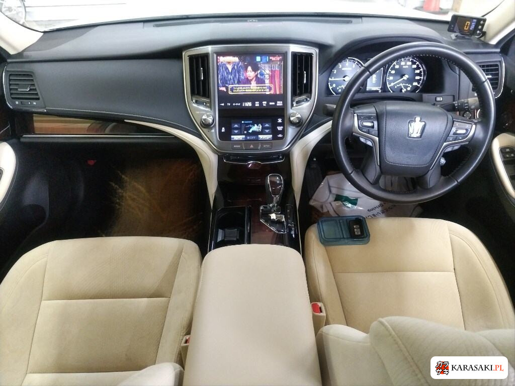 Toyota Crown 2017 z aukcji japońskiej