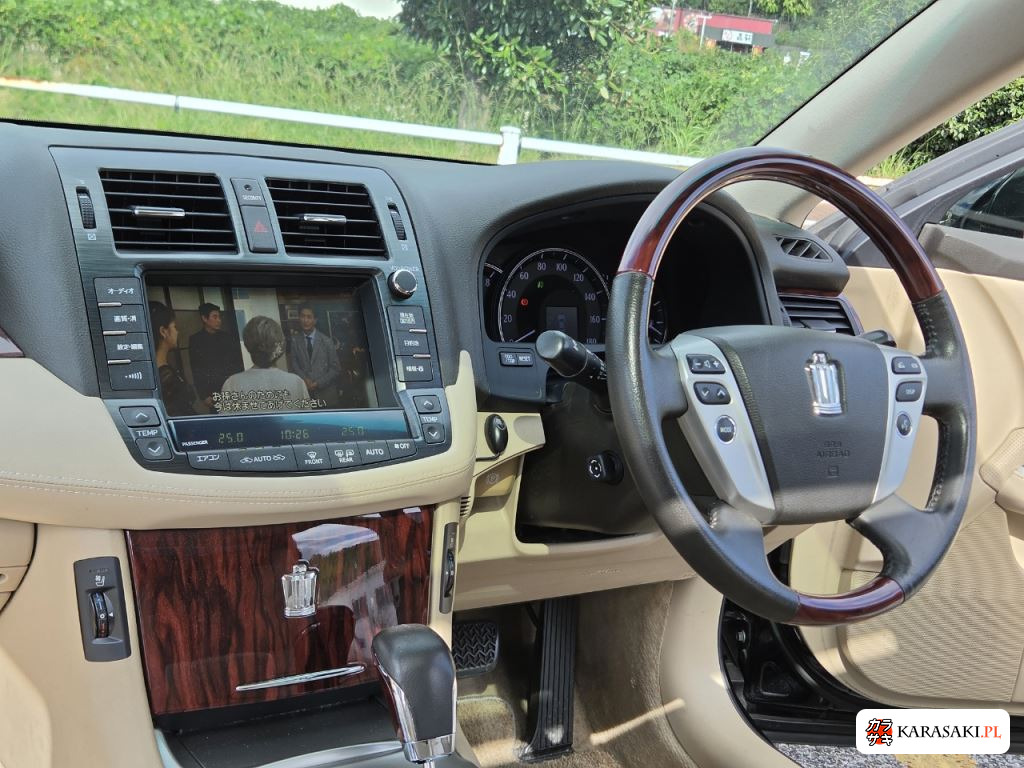 Toyota Crown 2012 z aukcji japońskiej