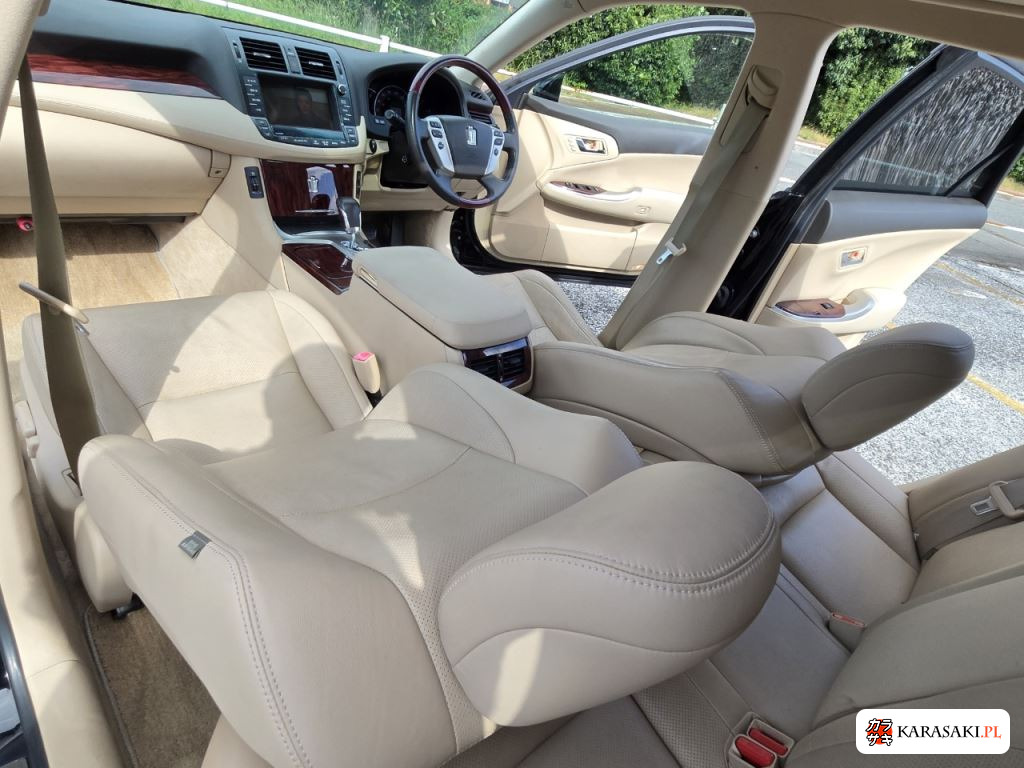 Toyota Crown 2012 z aukcji japońskiej