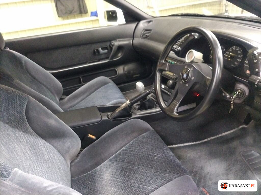 Nissan Skyline 1992 z aukcji japońskiej