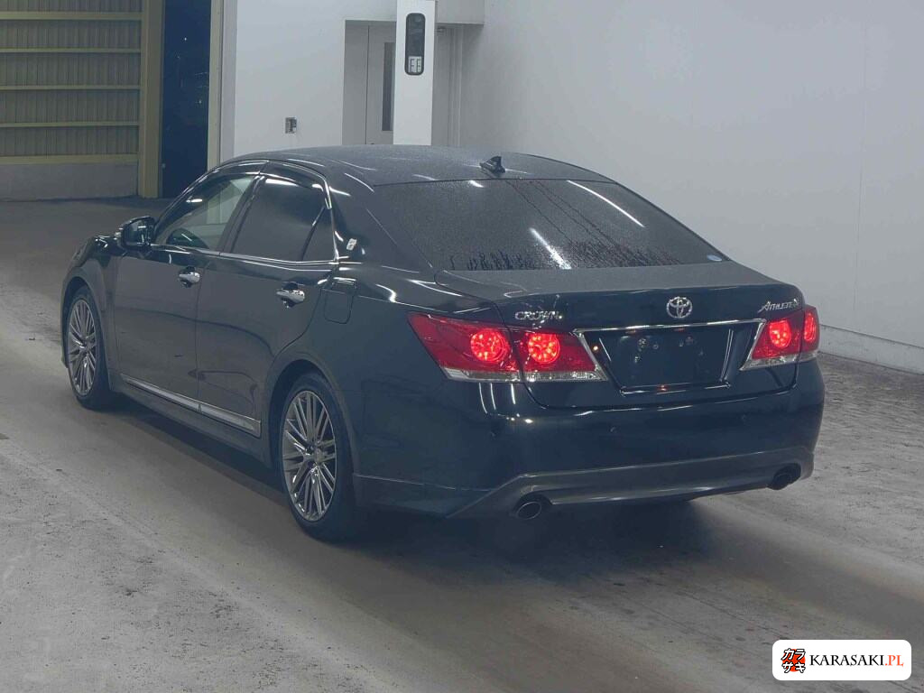 Toyota Crown 2013 z aukcji japońskiej