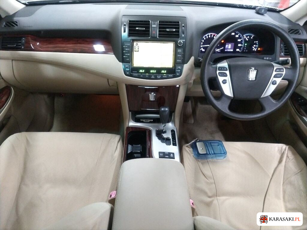 Toyota Crown 2010 z aukcji japońskiej