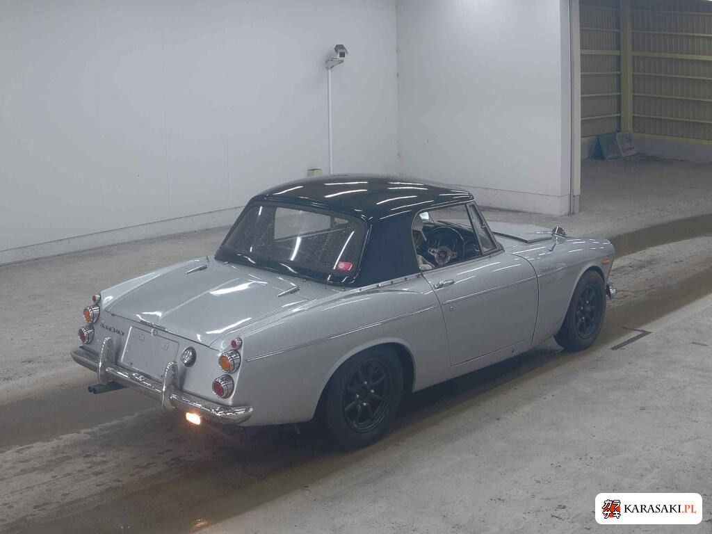 Nissan Datsun 1965 z aukcji japońskiej