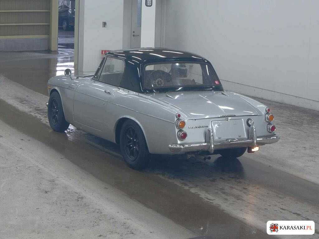 Nissan Datsun 1965 z aukcji japońskiej