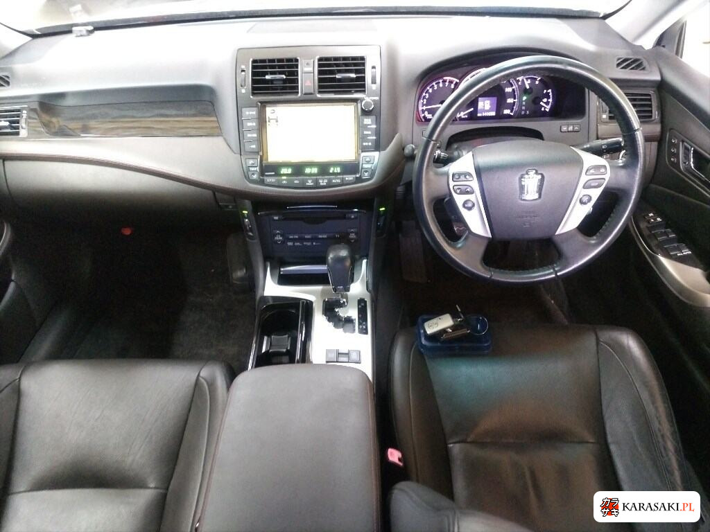 Toyota Crown 2010 z aukcji japońskiej
