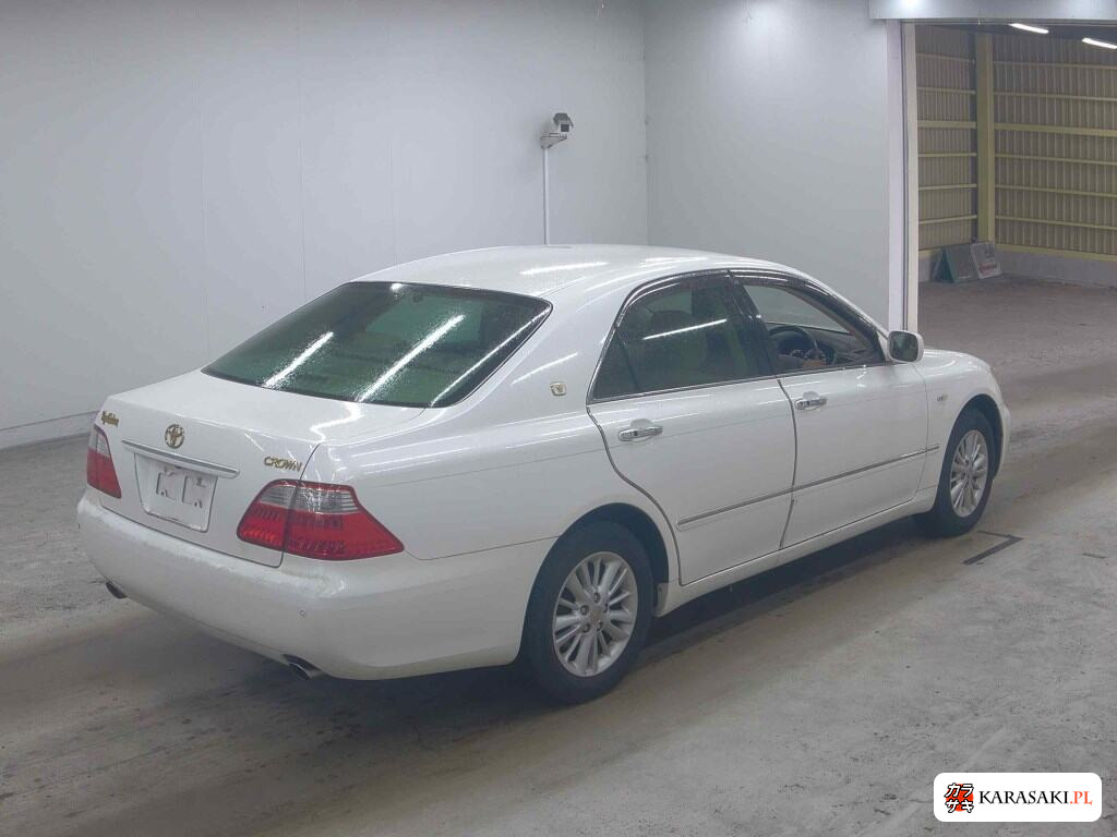 2005 Toyota Crown 4D Royal Saloon 4