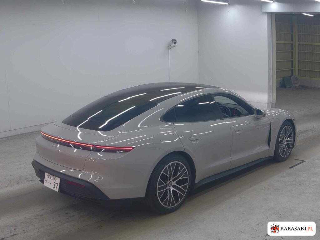 Porsche Taycan 2023 z aukcji japońskiej