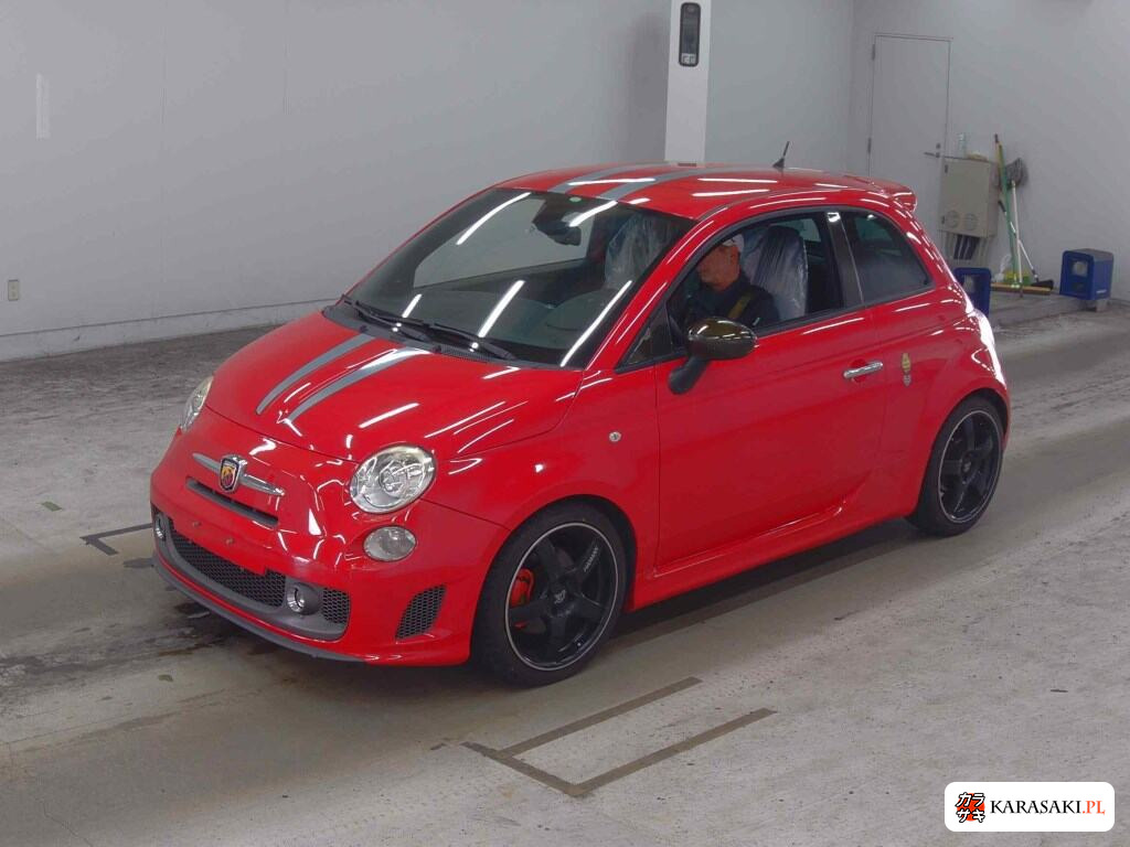 Abarth 695 Tributo Ferrari 2011 z aukcji japońskiej