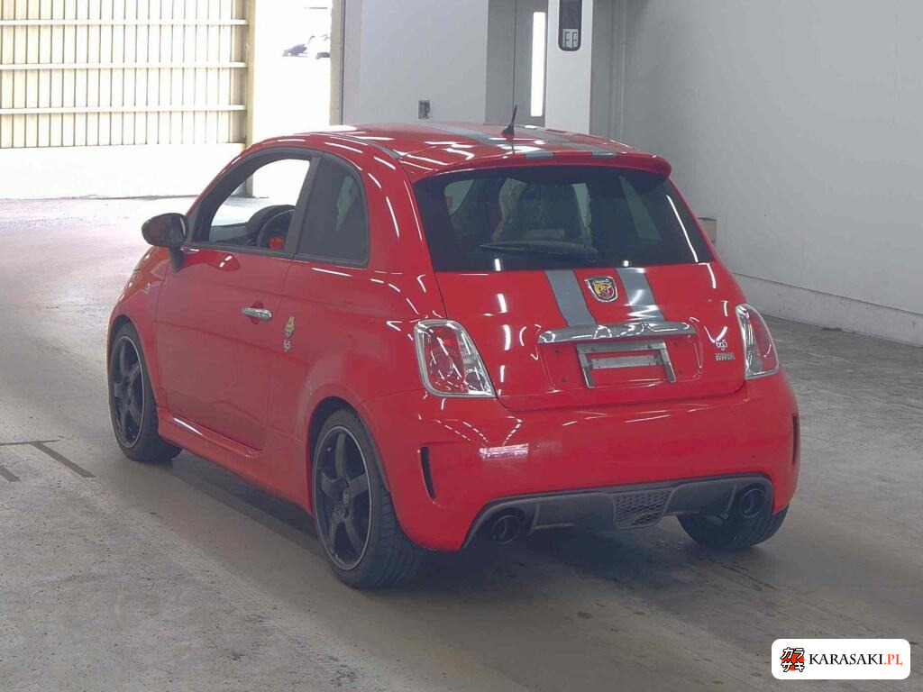 Abarth 695 Tributo Ferrari 2011 z aukcji japońskiej