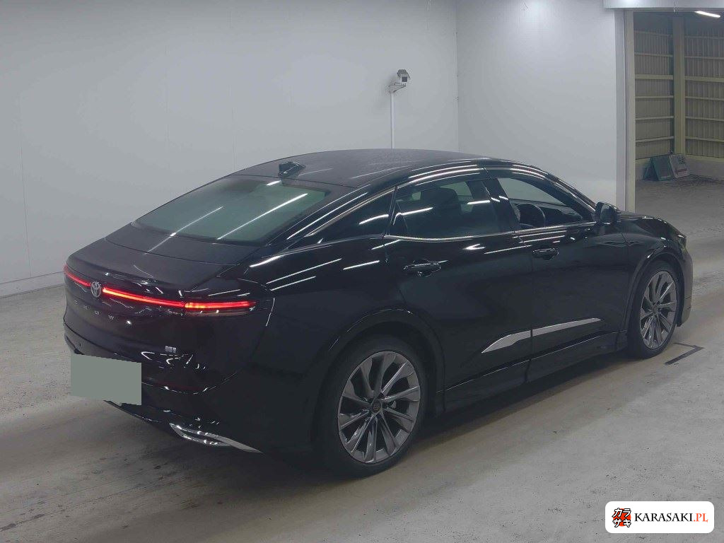 Toyota Crown Crossover 2023 z aukcji japońskiej