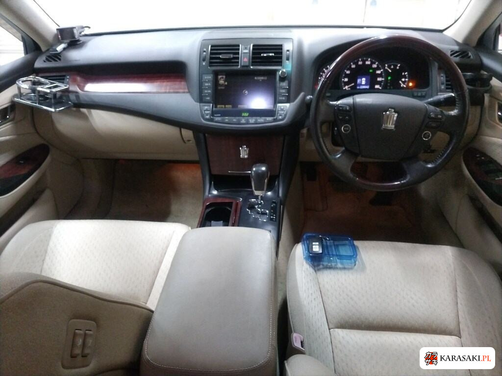 Toyota Crown 2008 z aukcji japońskiej