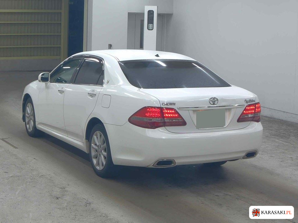 Toyota Crown 2008 z aukcji japońskiej