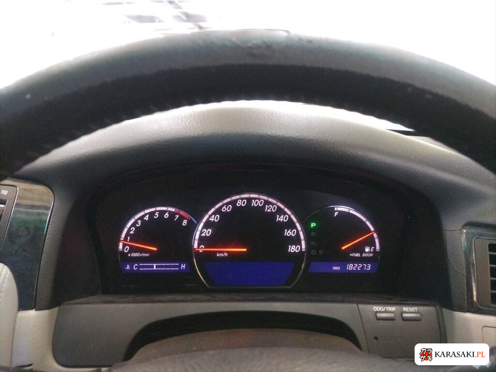 Toyota Crown 2005 z aukcji japońskiej
