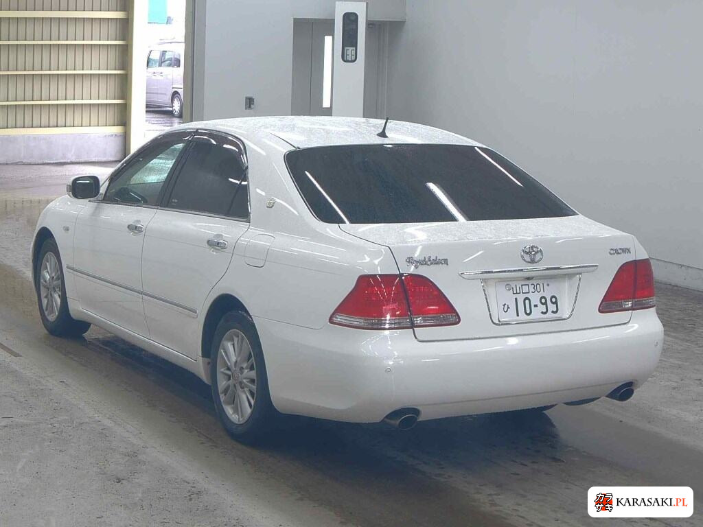Toyota Crown 2004 z aukcji japońskiej