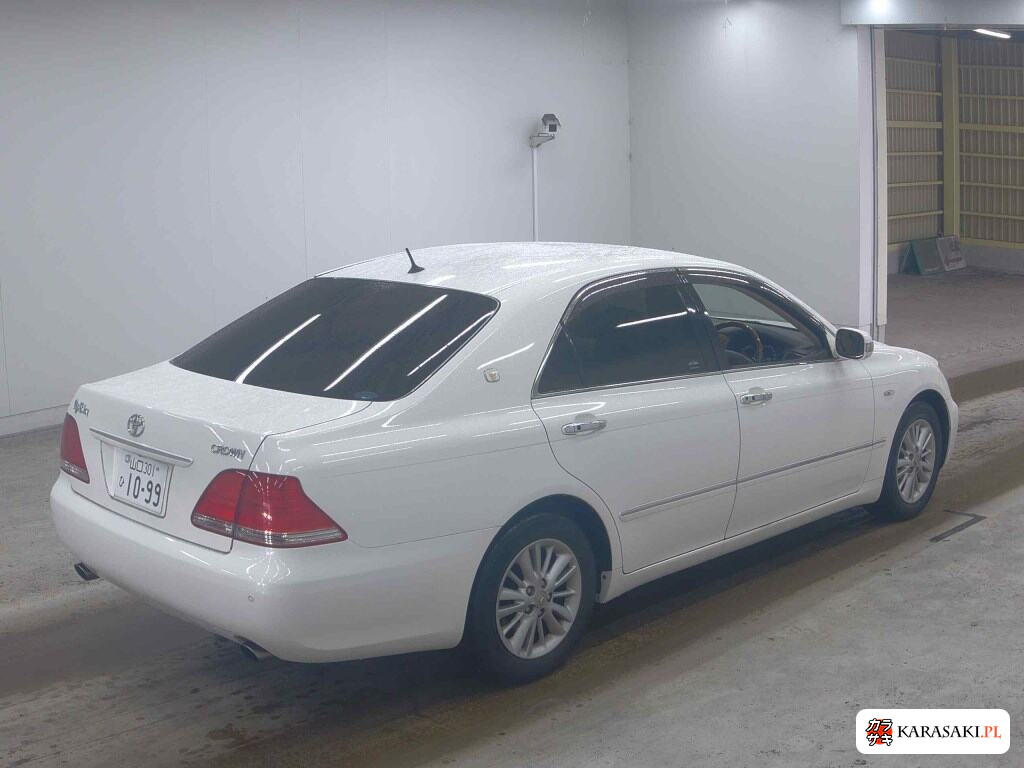 Toyota Crown 2004 z aukcji japońskiej