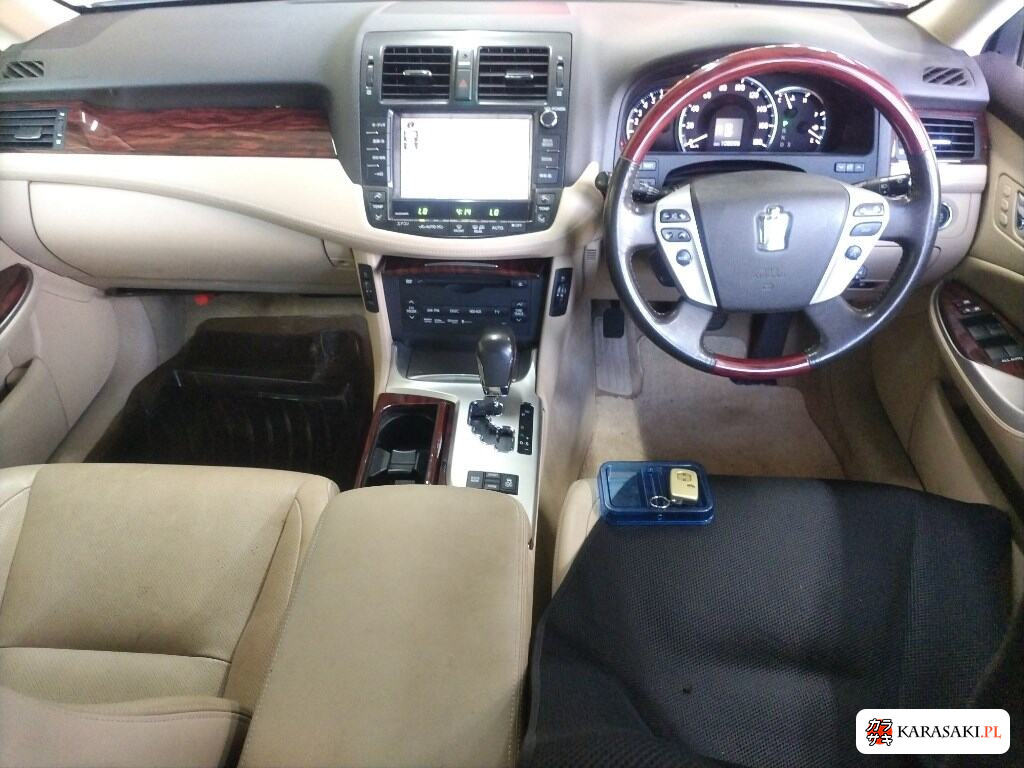 Toyota Crown 2011 z aukcji japońskiej