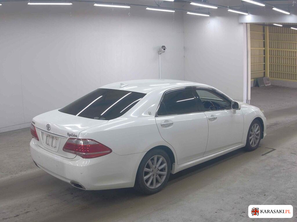 Toyota Crown 2011 z aukcji japońskiej