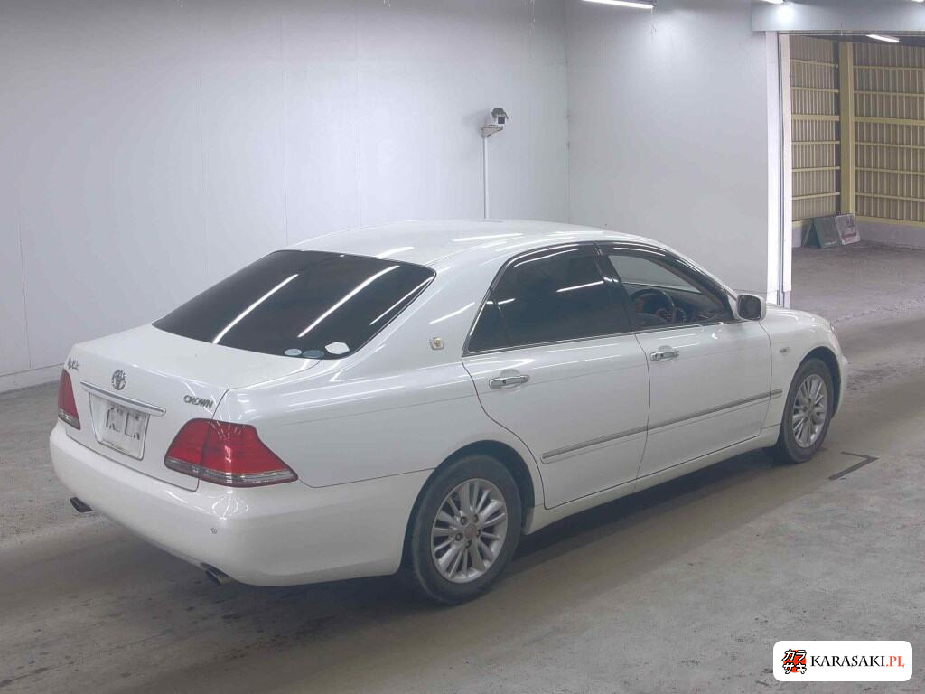 Toyota Crown 2004 z aukcji japońskiej
