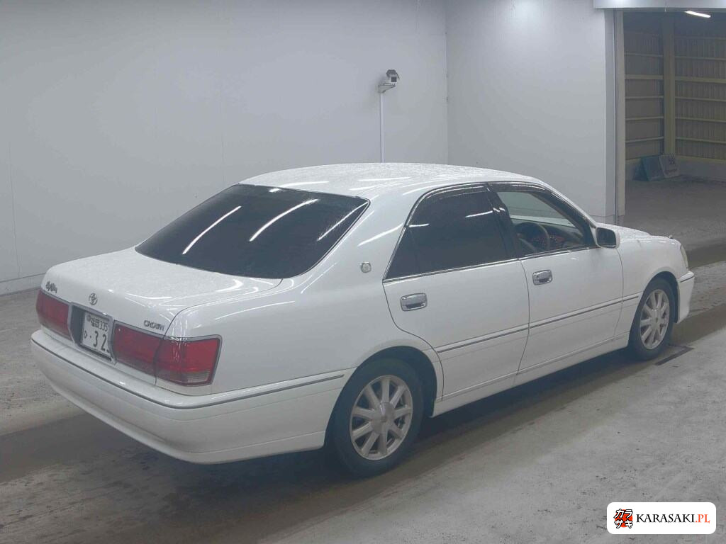 Toyota Crown 2002 z aukcji japońskiej