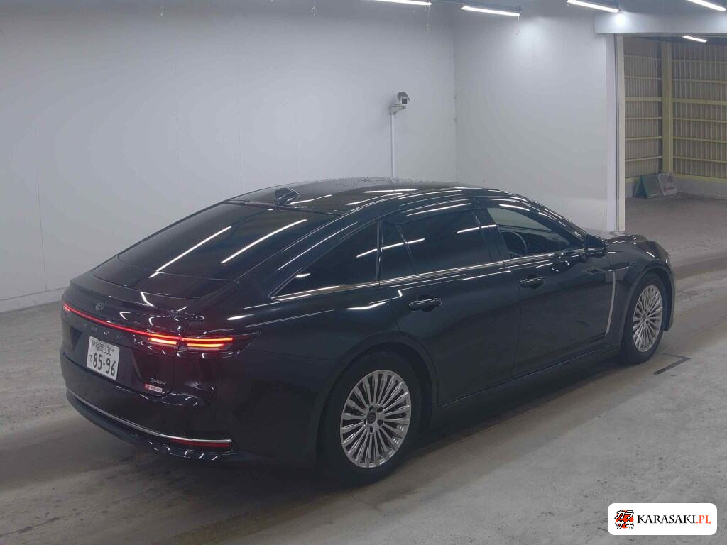 Toyota Crown 2024 z aukcji japońskiej