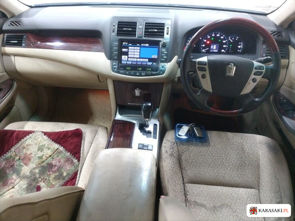 Toyota Crown 2011 z aukcji japońskiej